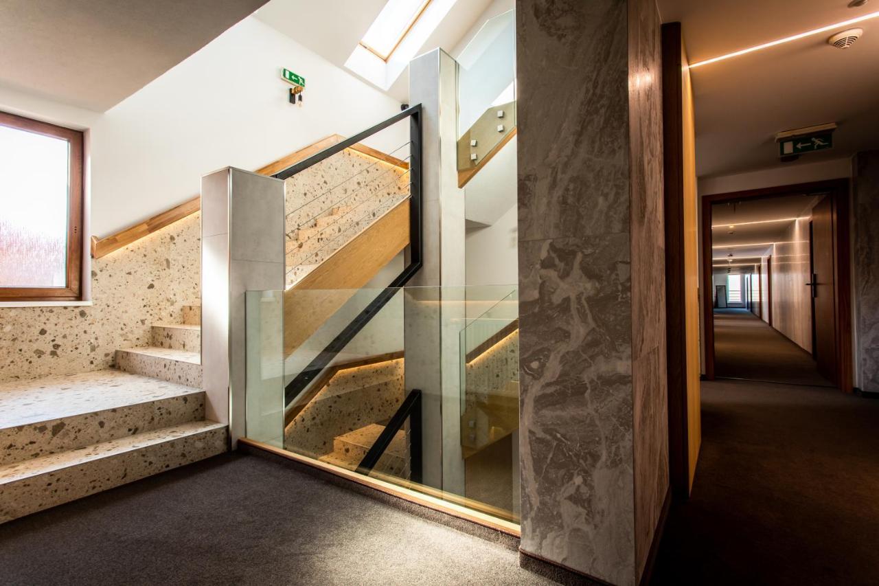 Hotel Novy Kastiel - Self Check-In Topoľčany Eksteriør billede