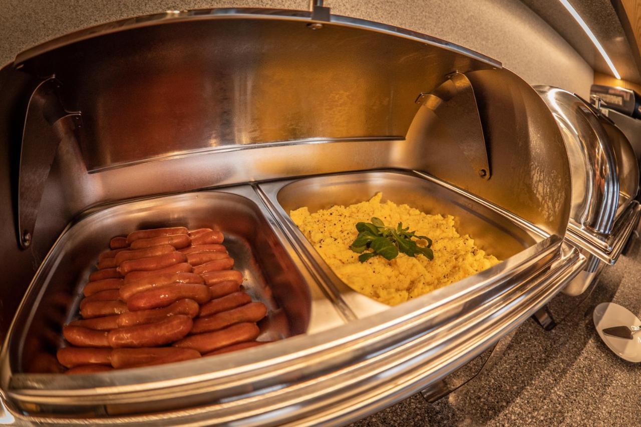 Hotel Novy Kastiel - Self Check-In Topoľčany Eksteriør billede