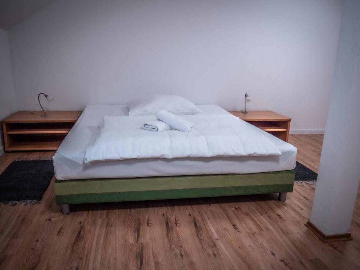 Hotel Novy Kastiel - Self Check-In Topoľčany Eksteriør billede
